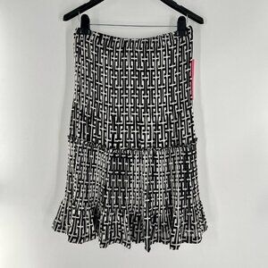 NWT Sunny Leigh Women’s Small Black And Cream Skirt Flowy Flirty Geometric